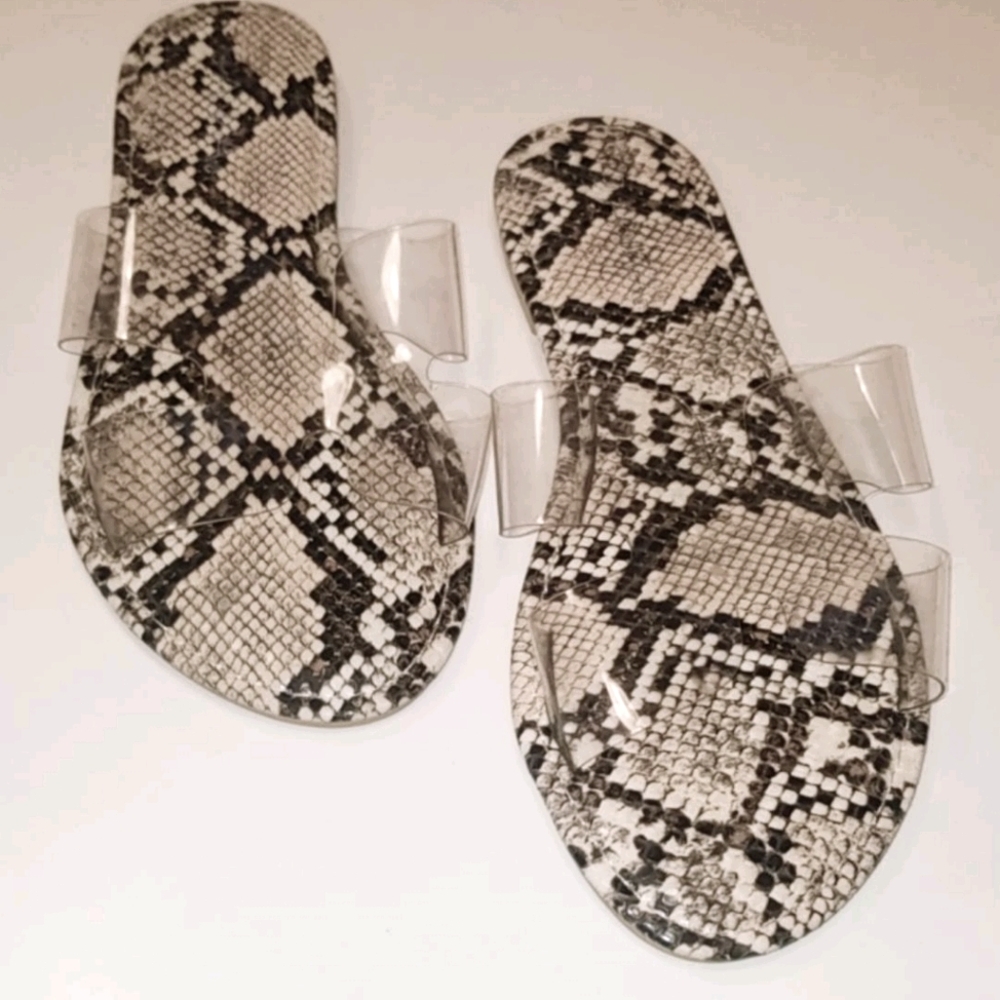 Clear straps sandals